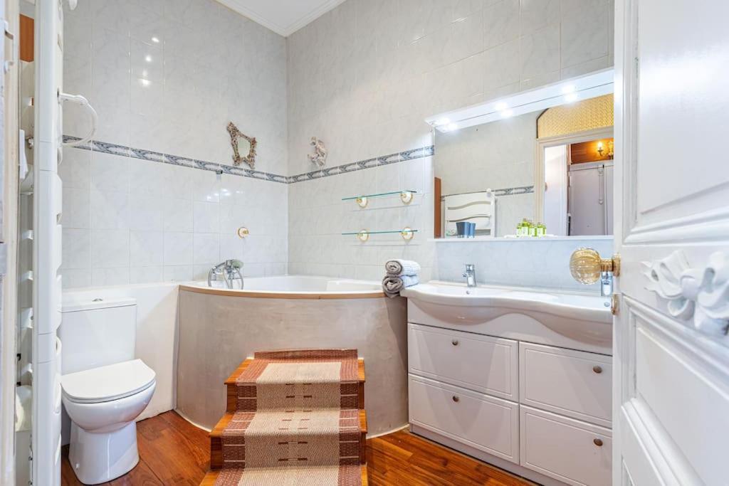 Appartamento Risso - Comfortable 3 Bedrooms With Balcony
