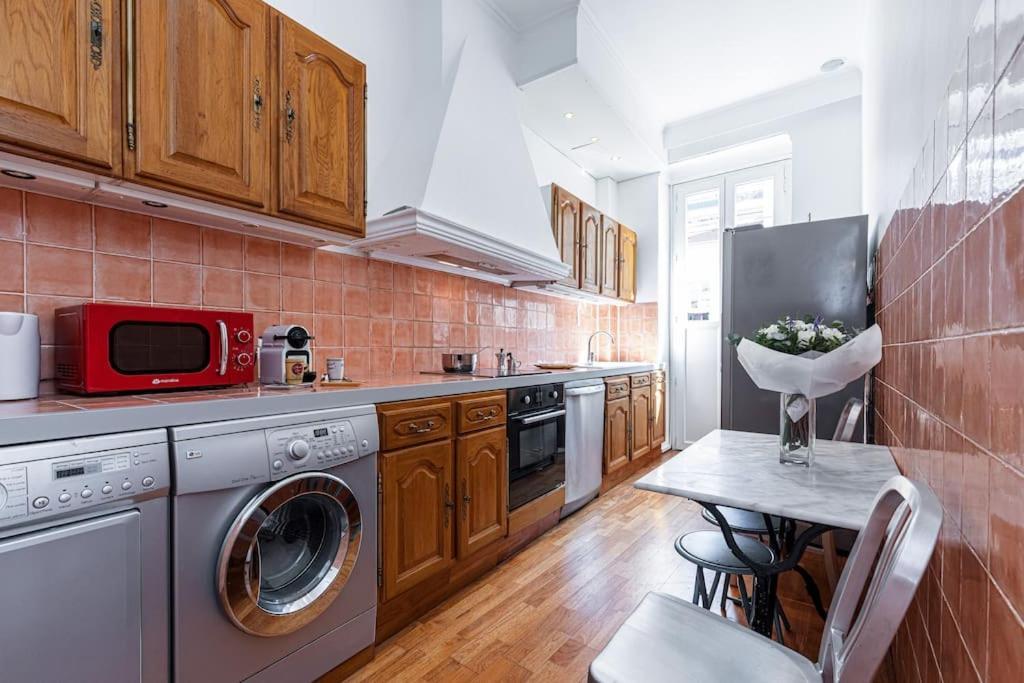 Appartamento Risso - Comfortable 3 Bedrooms With Balcony *